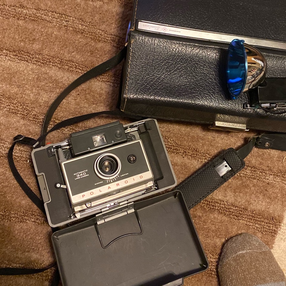 Vintage Polaroid Model 340 Land Instant Camera w/Flash and  Case